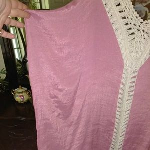 Beautiful mauve tunic with crochet detail Worn 1x